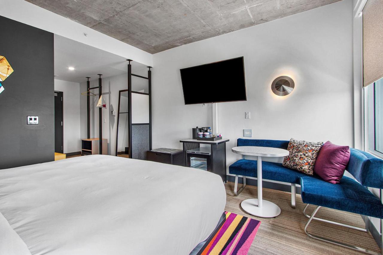 Guest room, 1 King, City view at Aloft by Marriott Delray Beach