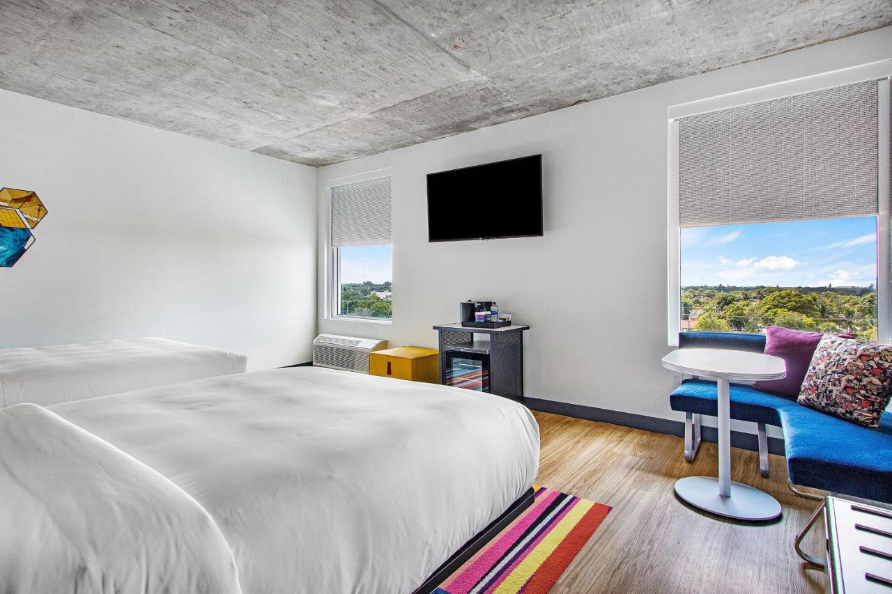 Guest room, 2 Queen, City view at Aloft by Marriott Delray Beach