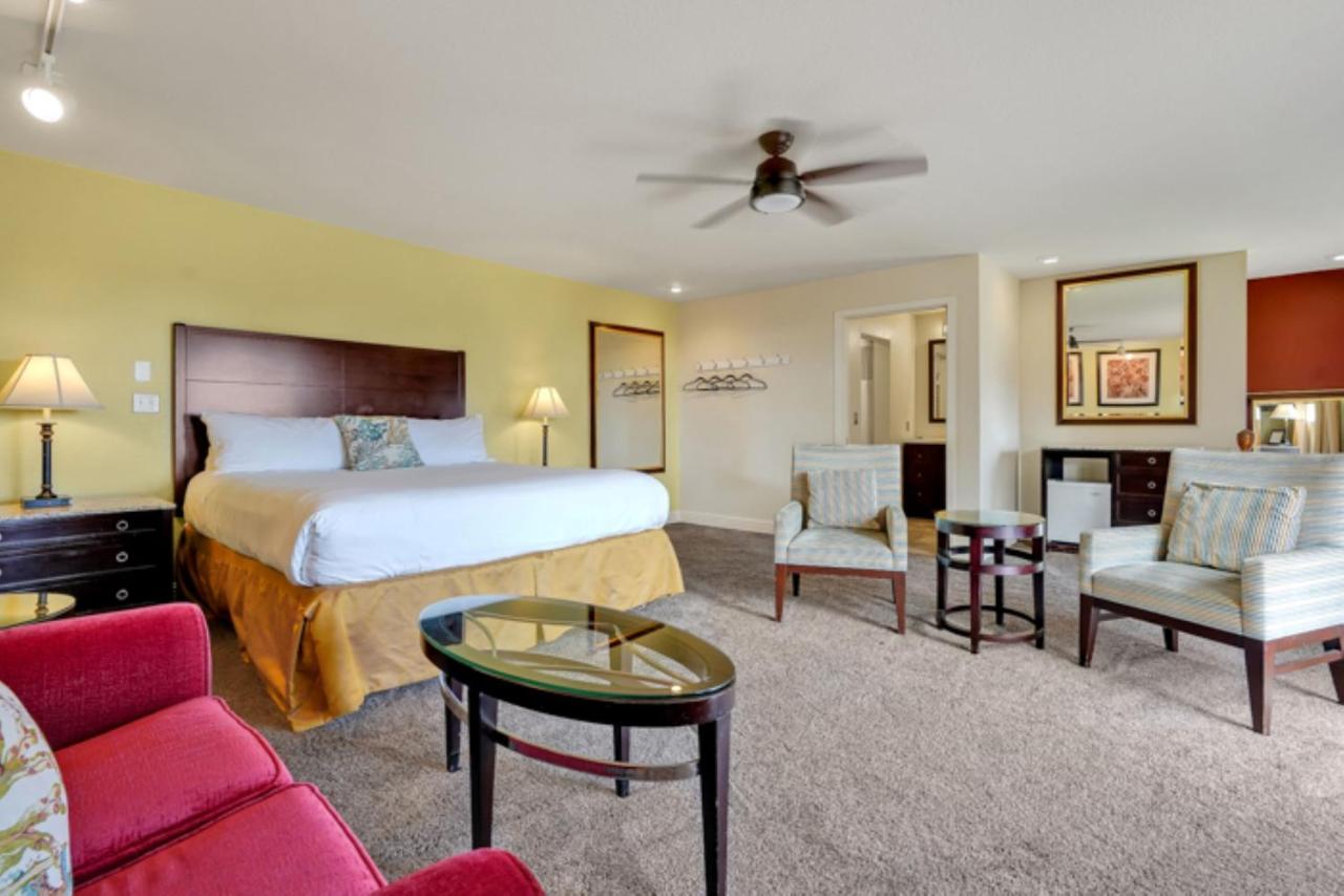 | Bodega Bay Inn