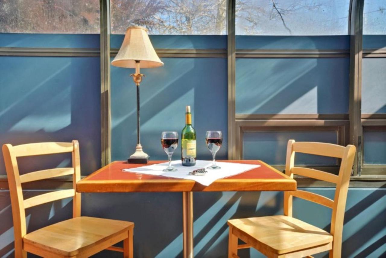  | Bodega Bay Inn