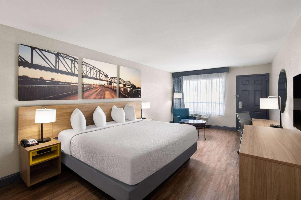 | Days Inn by Wyndham Carlisle