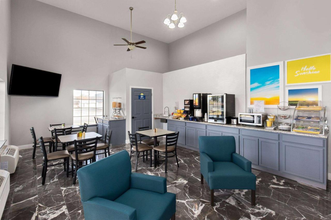 | Days Inn by Wyndham Carlisle