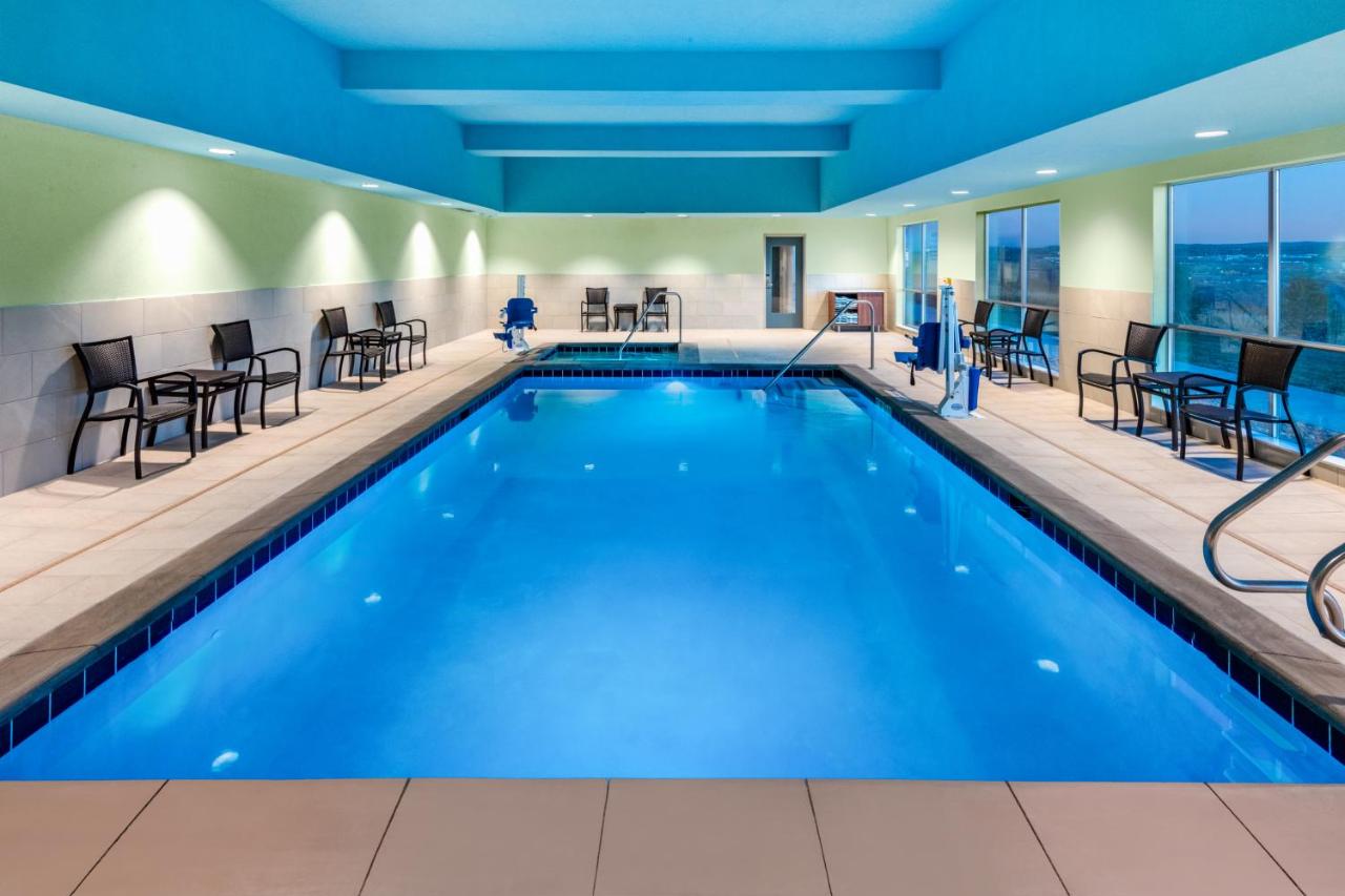 | Holiday Inn Express & Suites - Colorado Springs South I-25, an IHG Hotel