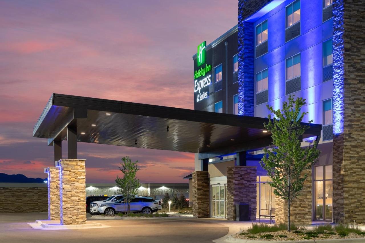 | Holiday Inn Express & Suites - Colorado Springs South I-25, an IHG Hotel