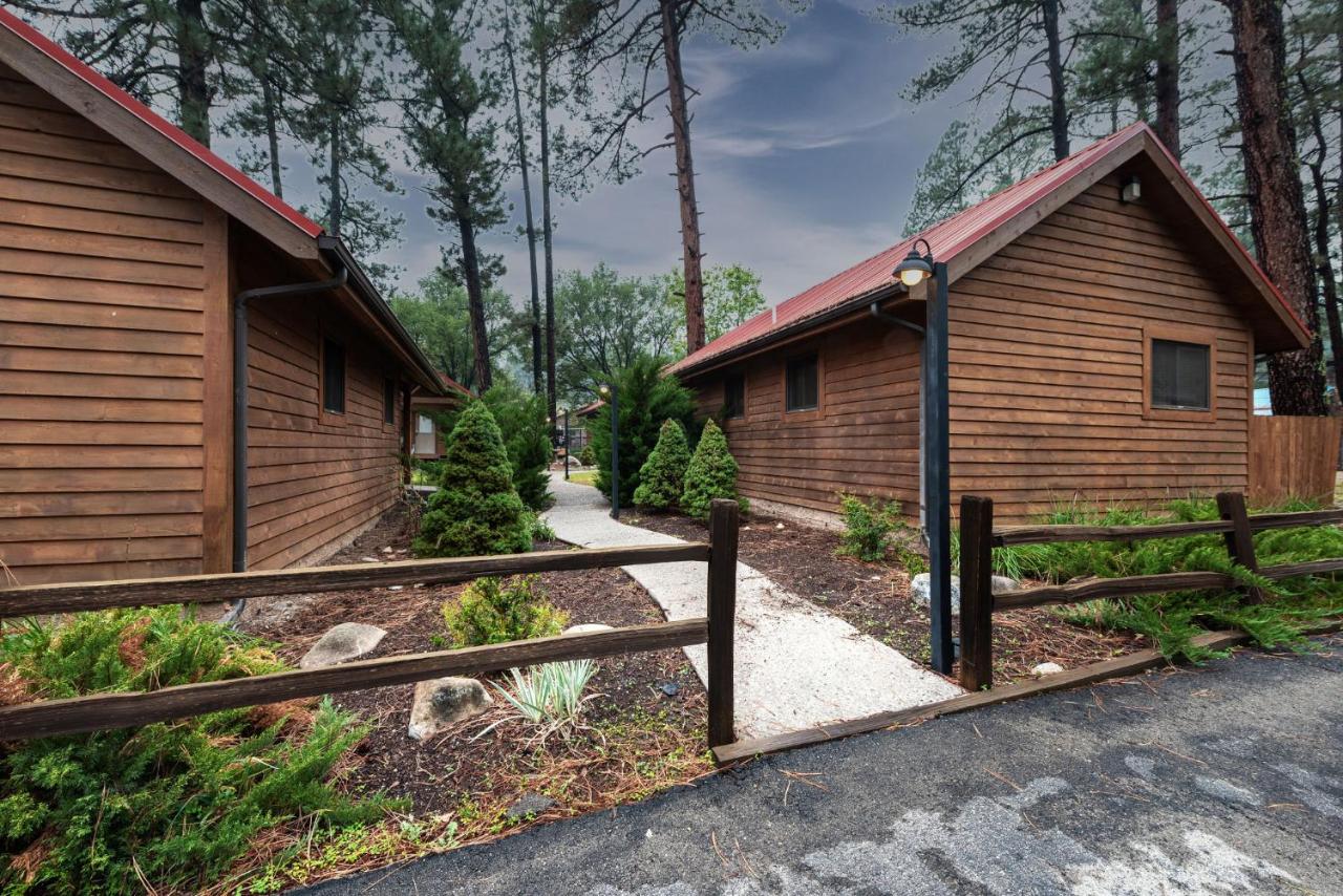 | Shadow Mountain Lodge and Cabins