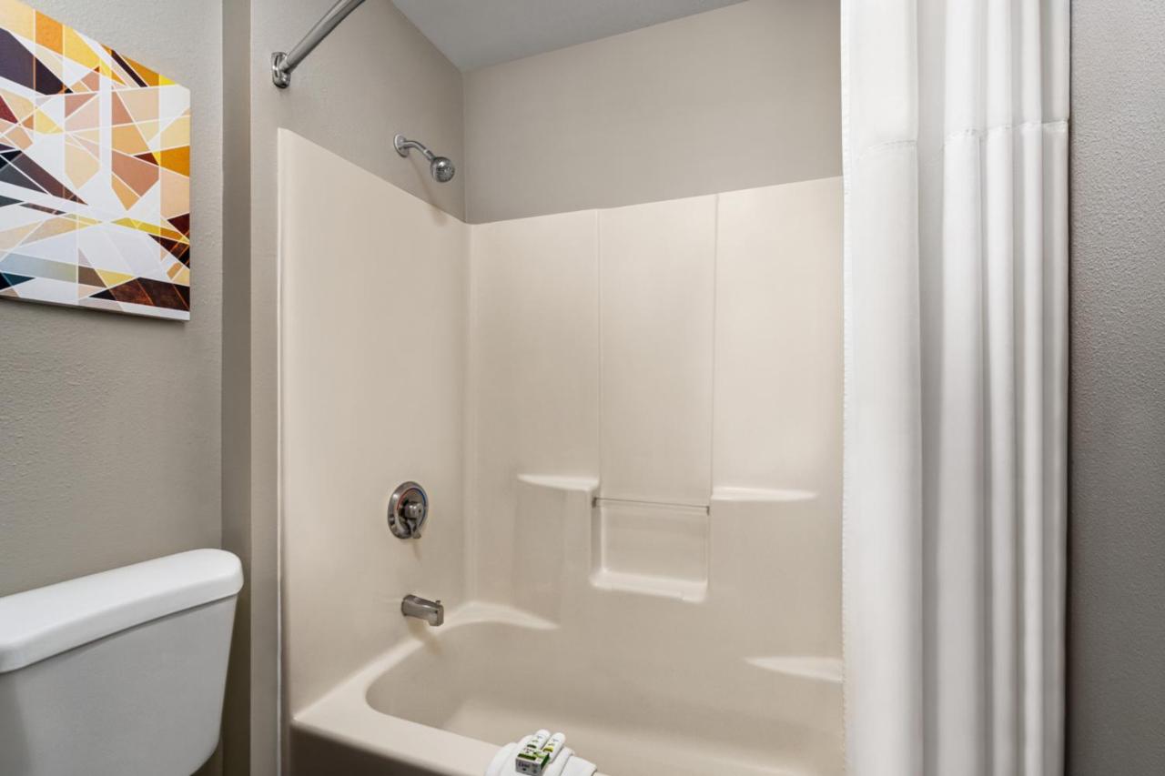 Double Room with Two Double Beds at La Quinta Inn & Suites by Wyndham Chicago Tinley Park