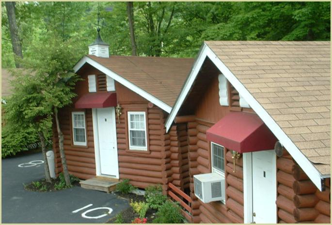 | Seven Dwarfs Motel & Cabins