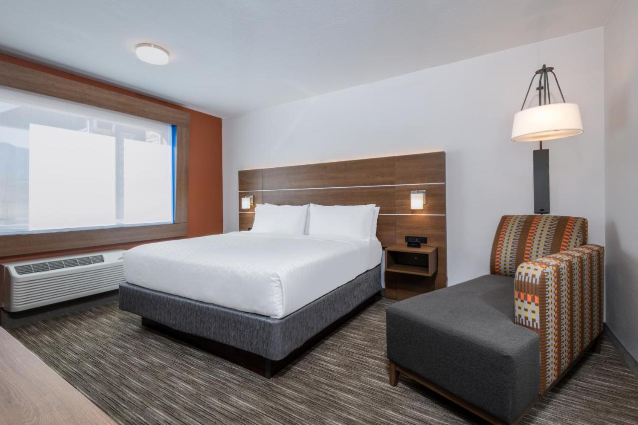 | Holiday Inn Express & Suites - Colorado Springs South I-25, an IHG Hotel