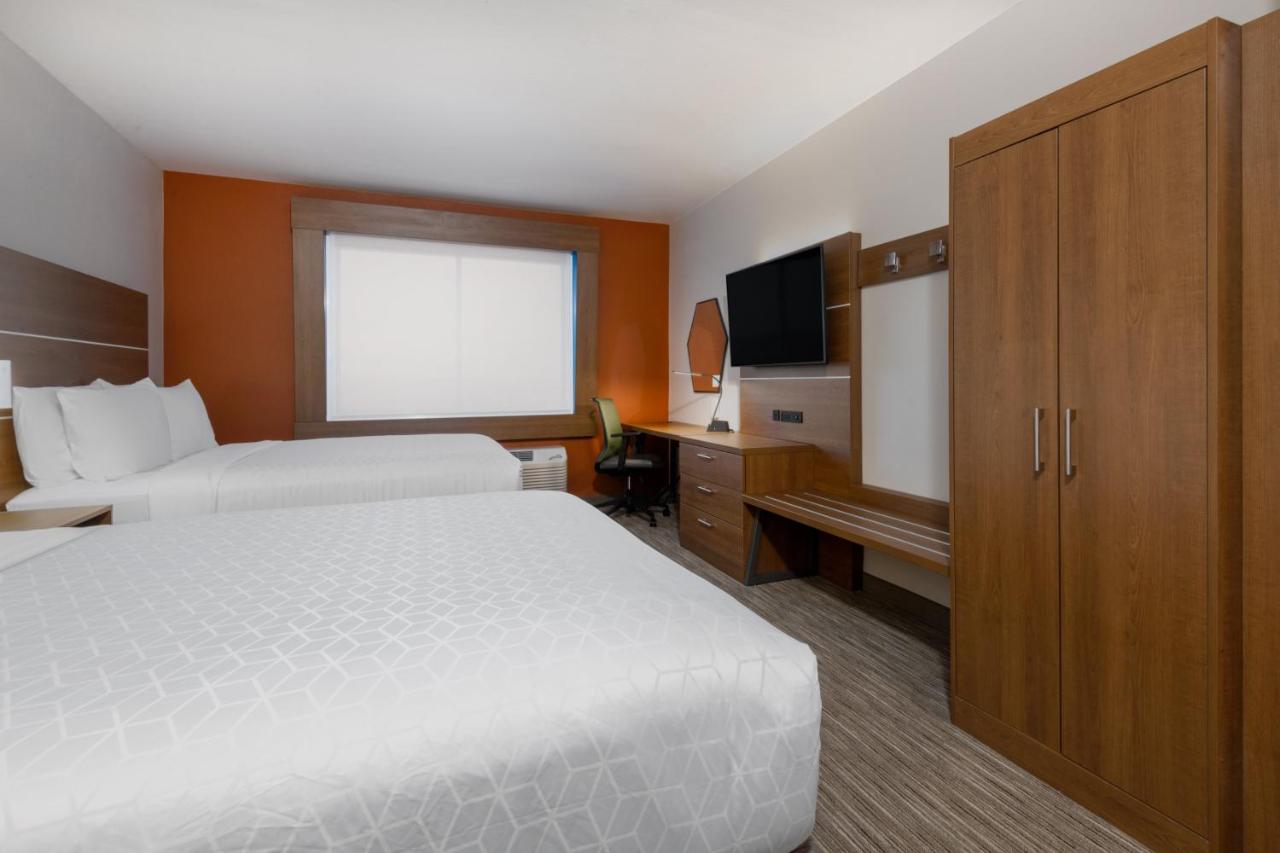 | Holiday Inn Express & Suites - Colorado Springs South I-25, an IHG Hotel