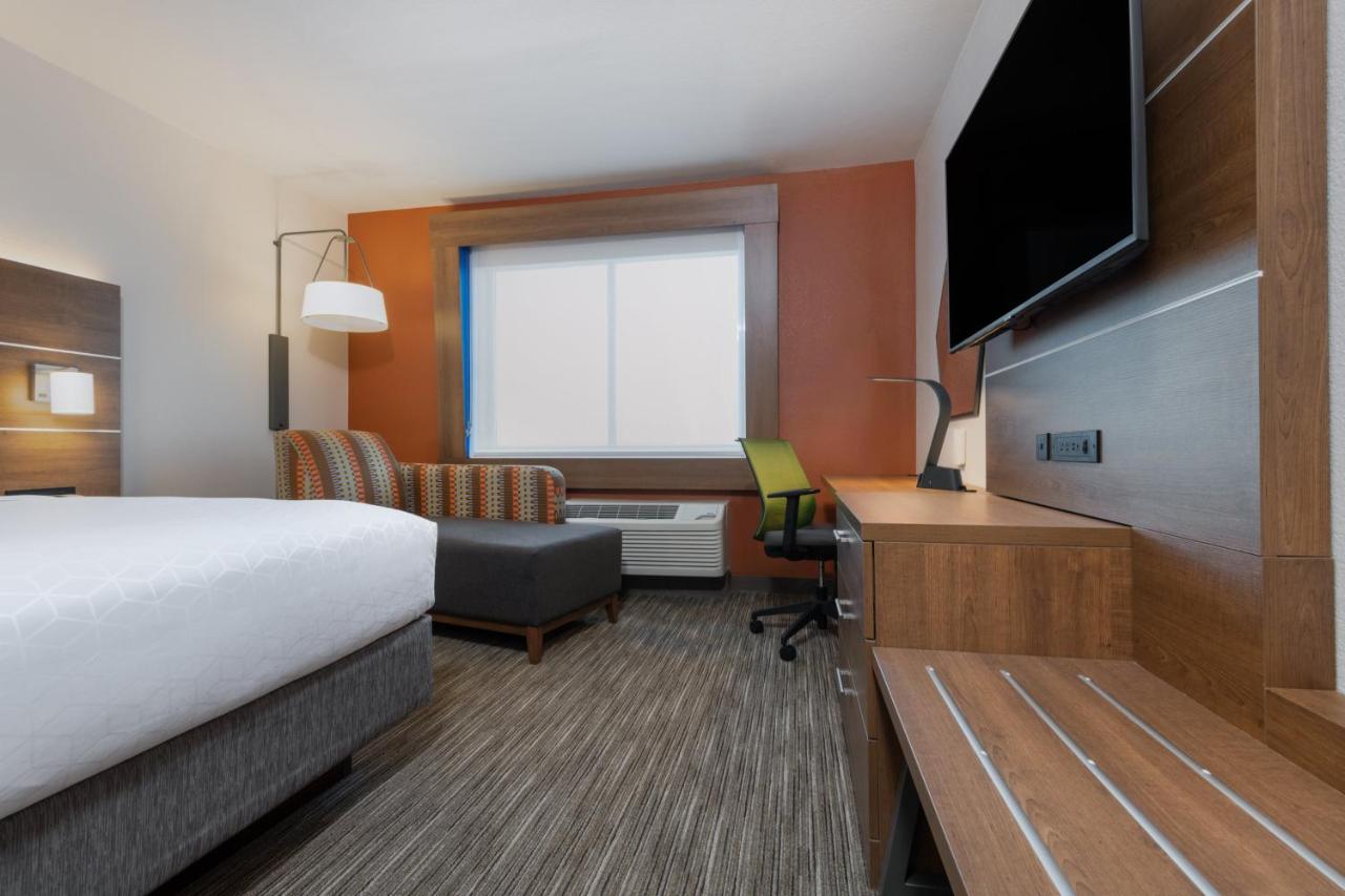 | Holiday Inn Express & Suites - Colorado Springs South I-25, an IHG Hotel
