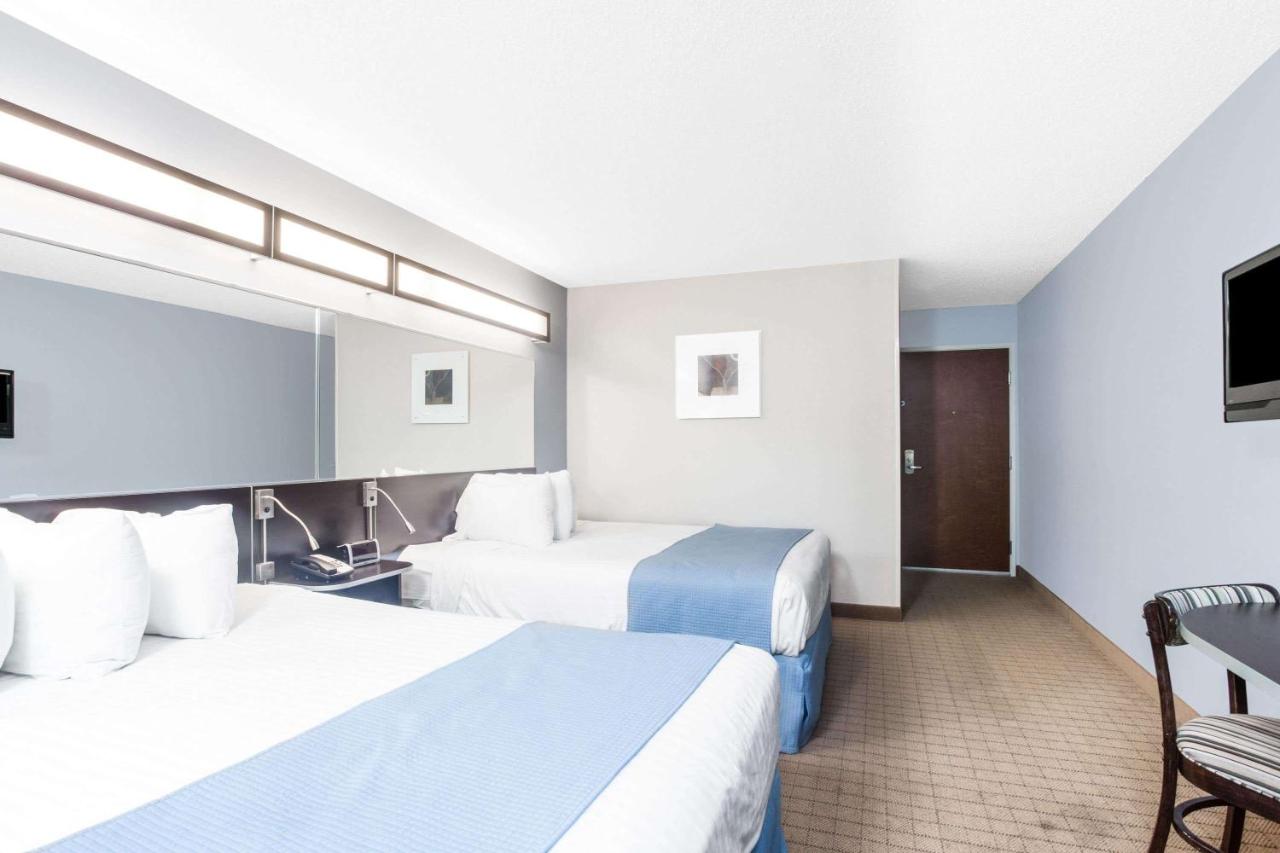 | Microtel Inn & Suites Bath
