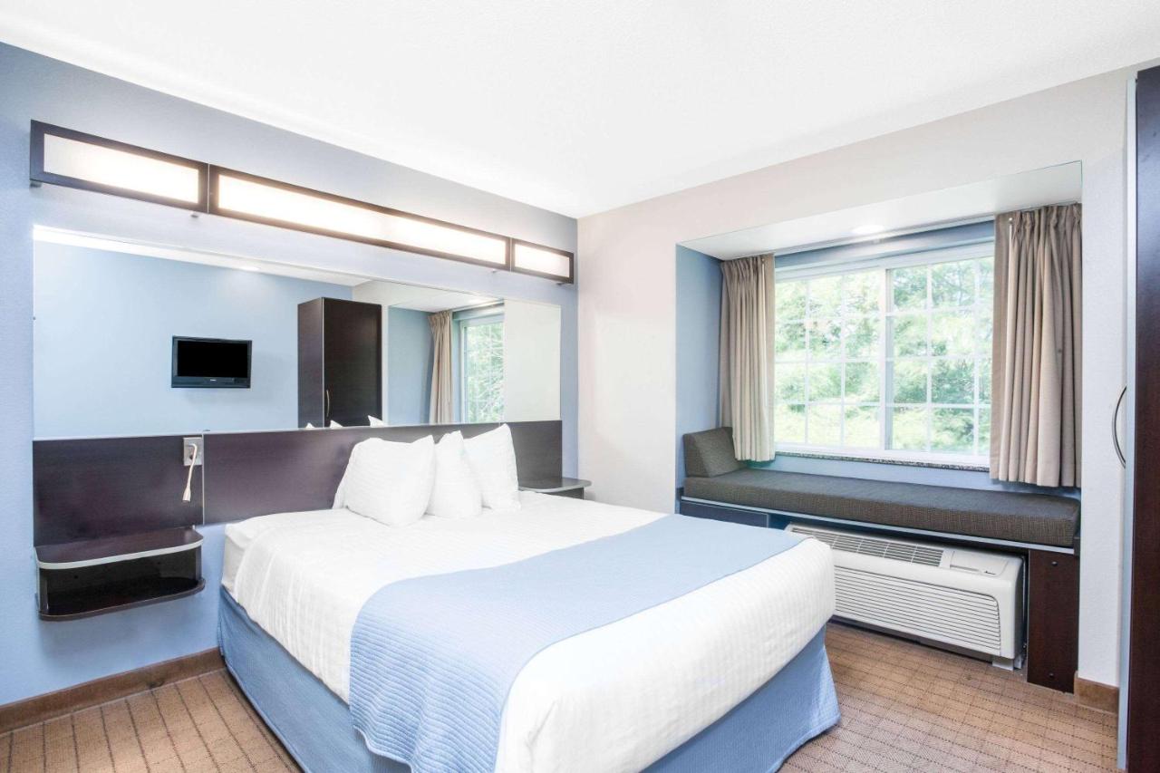 | Microtel Inn & Suites Bath