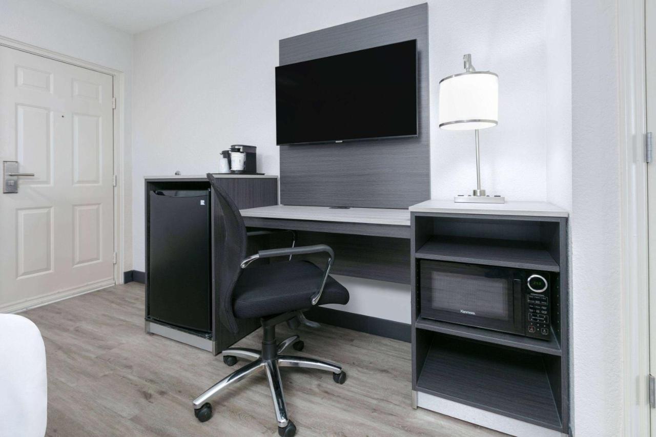 | La Quinta Inn by Wyndham Dallas Uptown