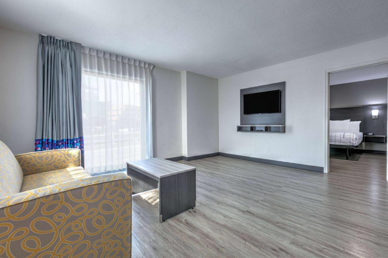 | La Quinta Inn by Wyndham Dallas Uptown