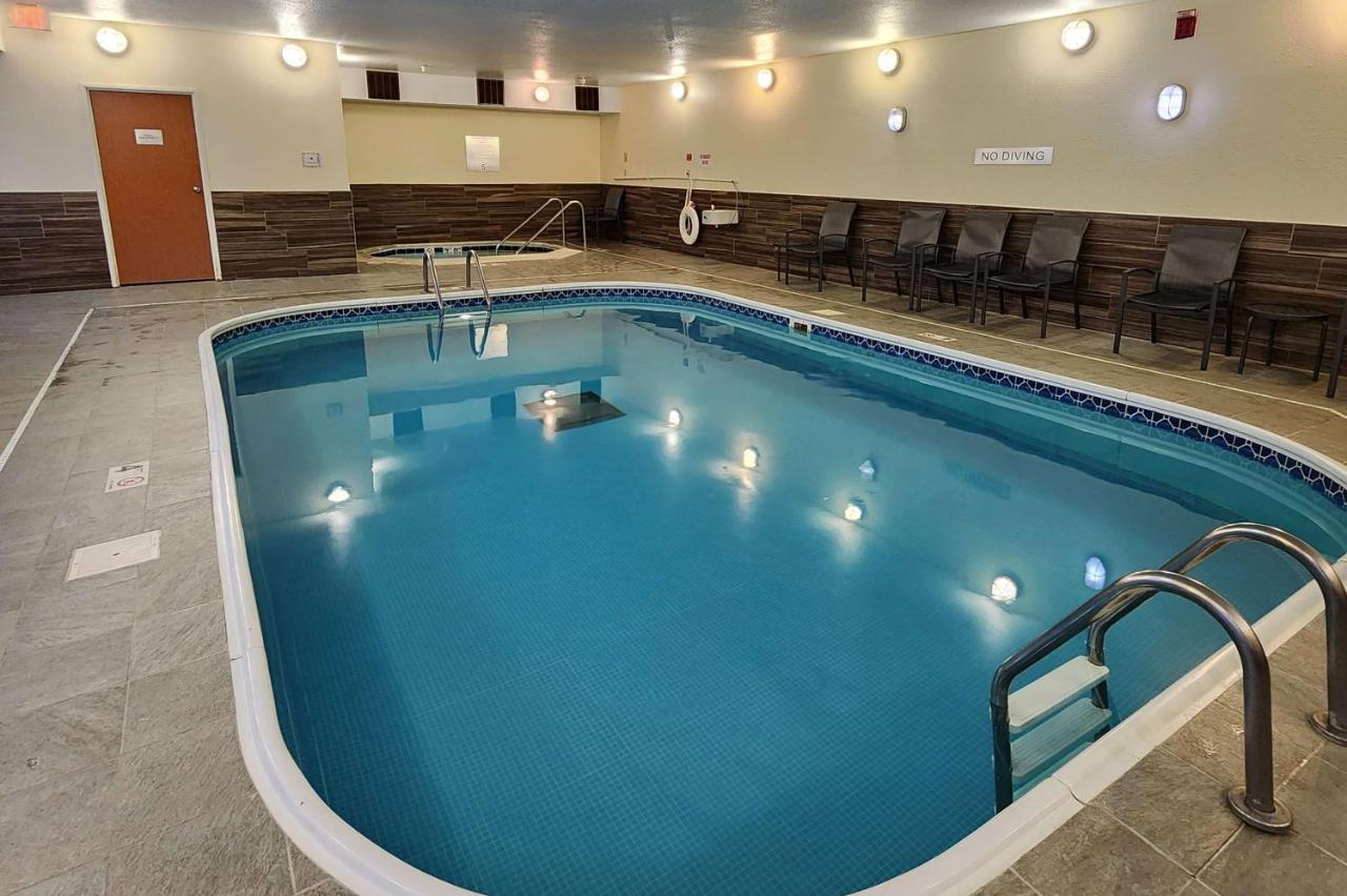 | Fairfield Inn & Suites St. Cloud