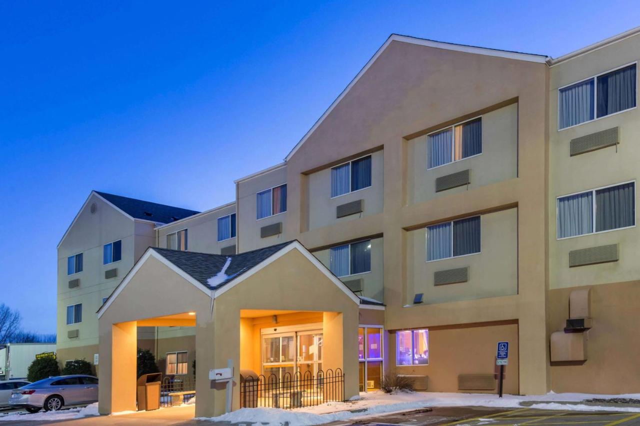 | Fairfield Inn & Suites St. Cloud