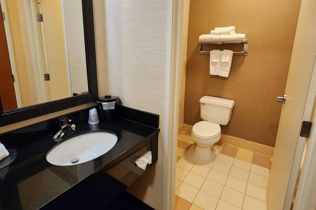 | Fairfield Inn & Suites St. Cloud