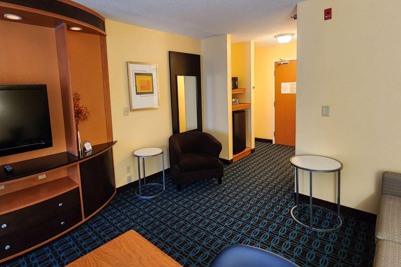 | Fairfield Inn & Suites St. Cloud
