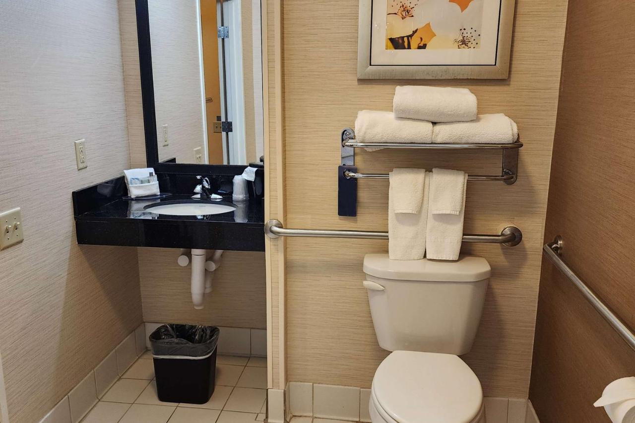 | Fairfield Inn & Suites St. Cloud