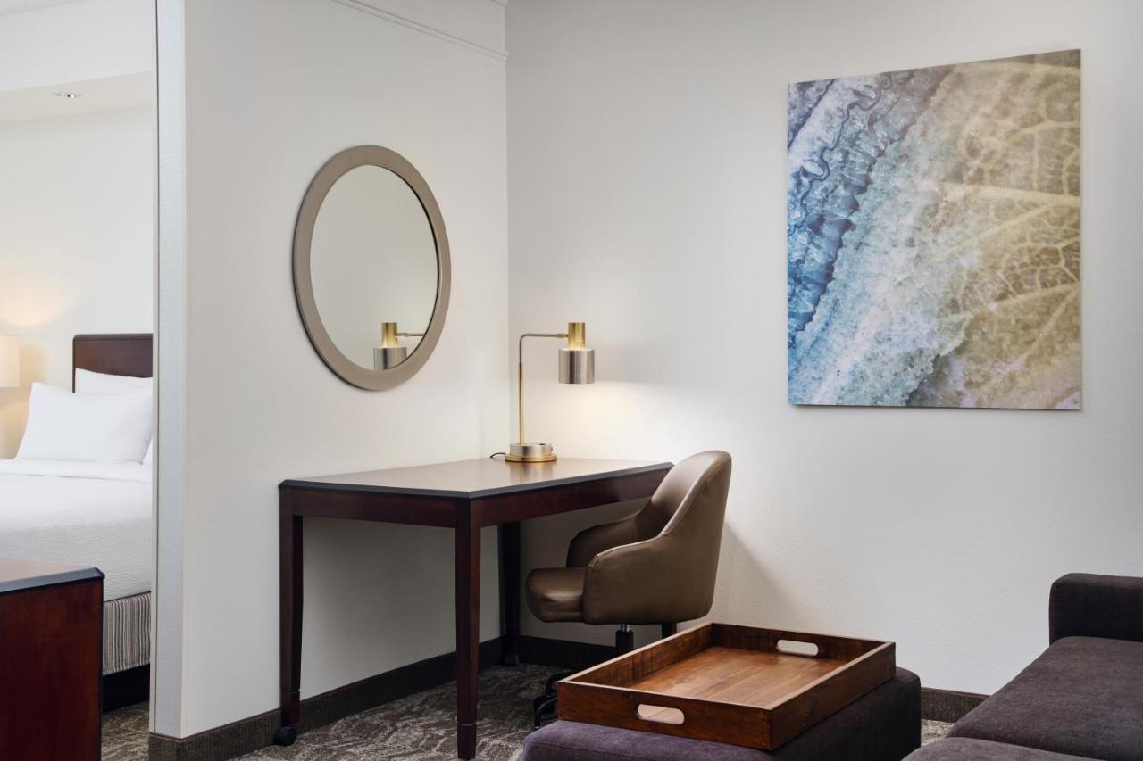 King Studio with Sofa Bed at Springhill Suites by Marriott Richmond Northwest