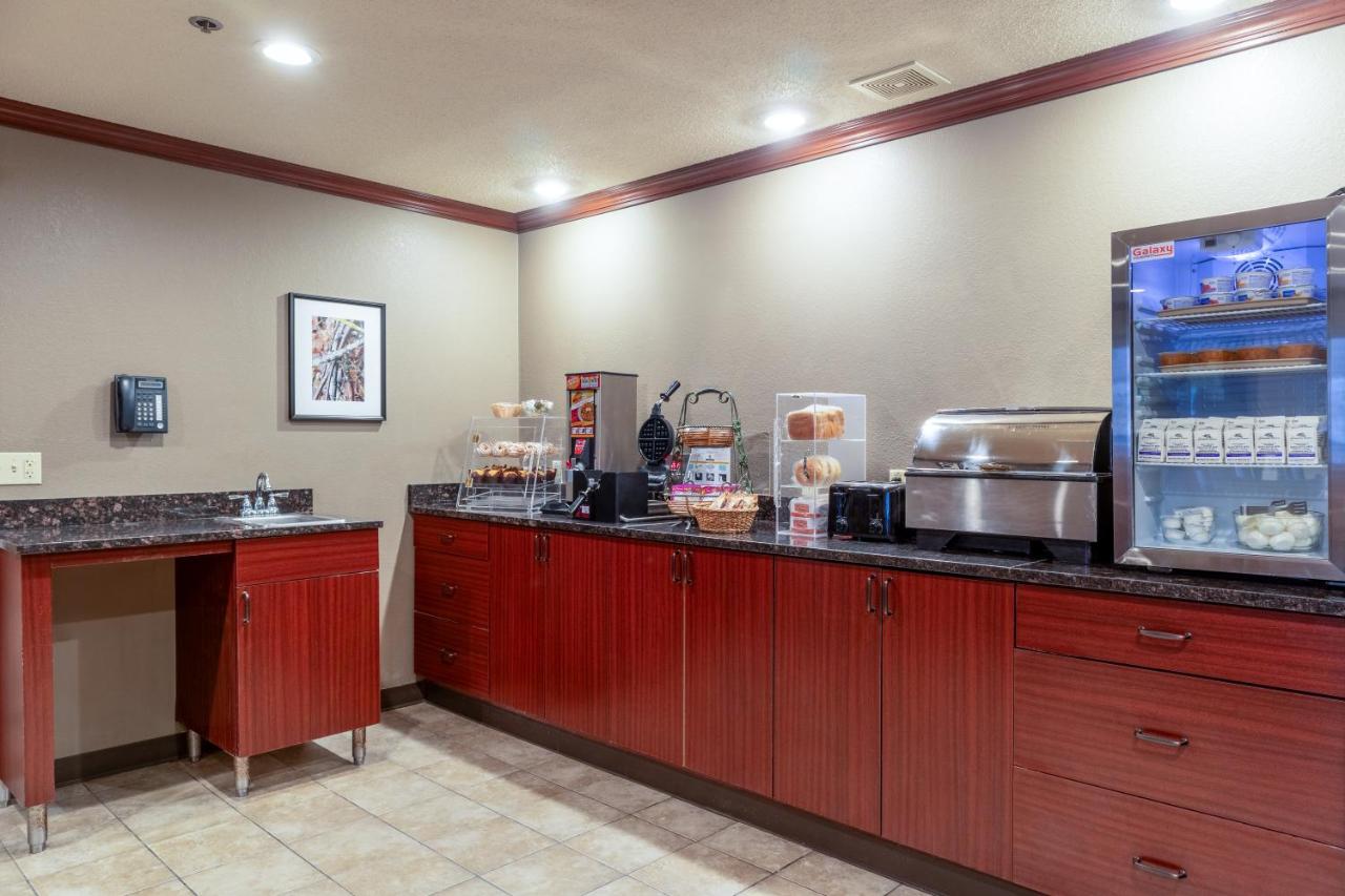 | North Country Inn & Suites Roseau