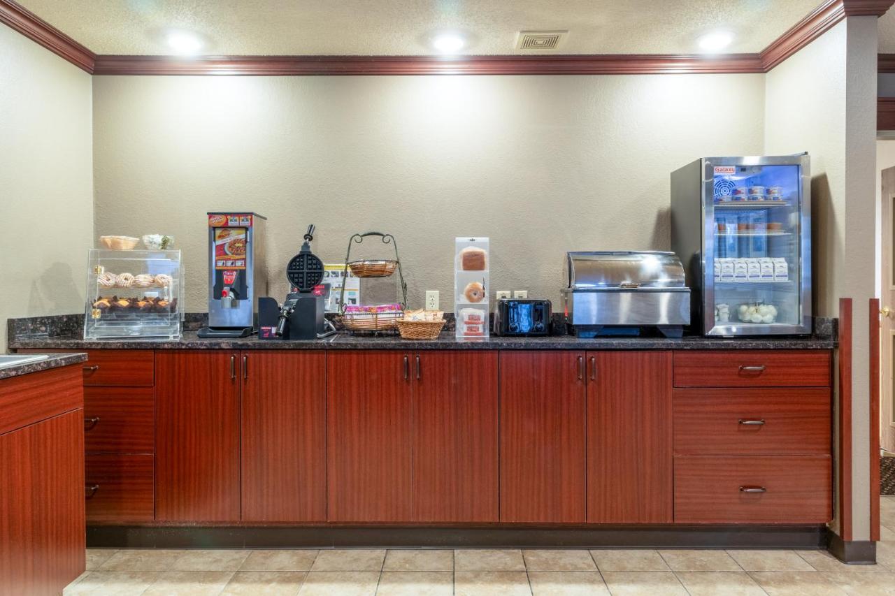 | North Country Inn & Suites Roseau