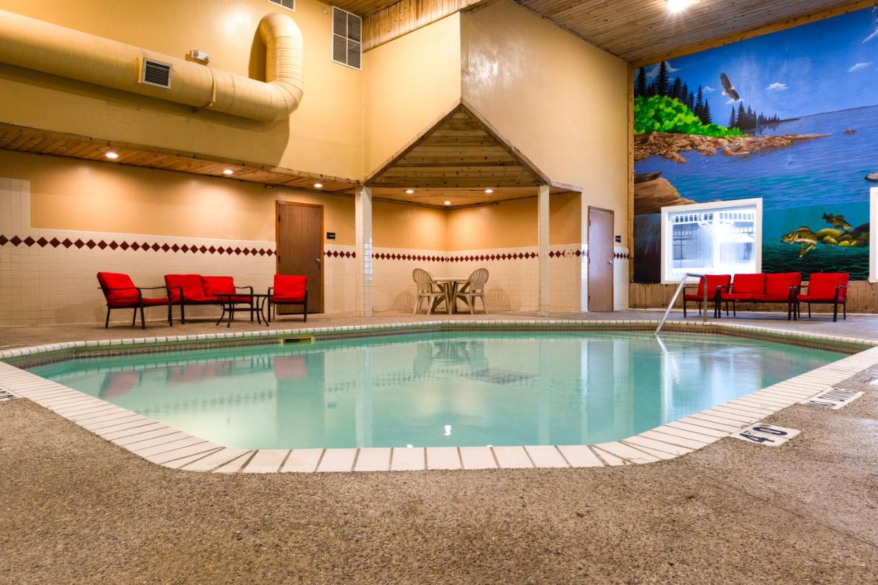 | North Country Inn & Suites Roseau