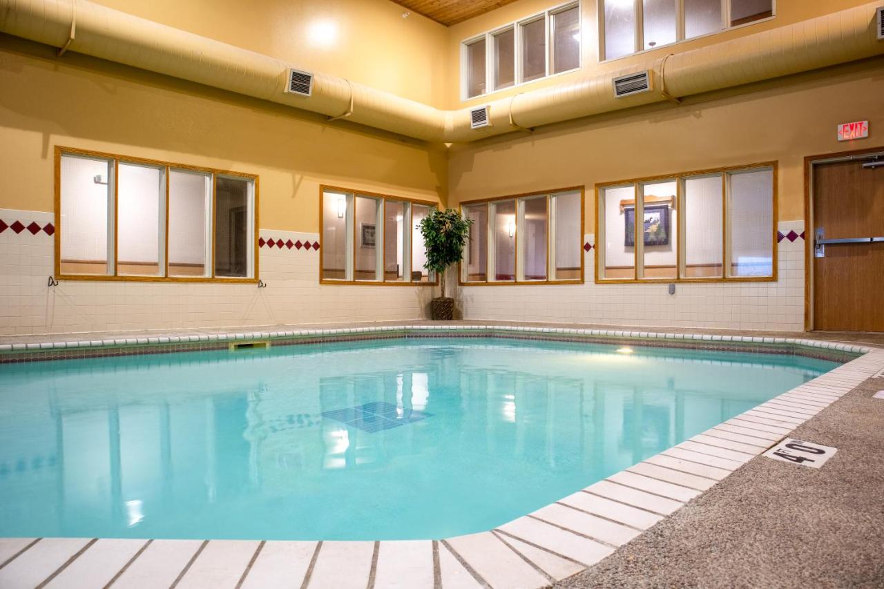  | North Country Inn & Suites Roseau