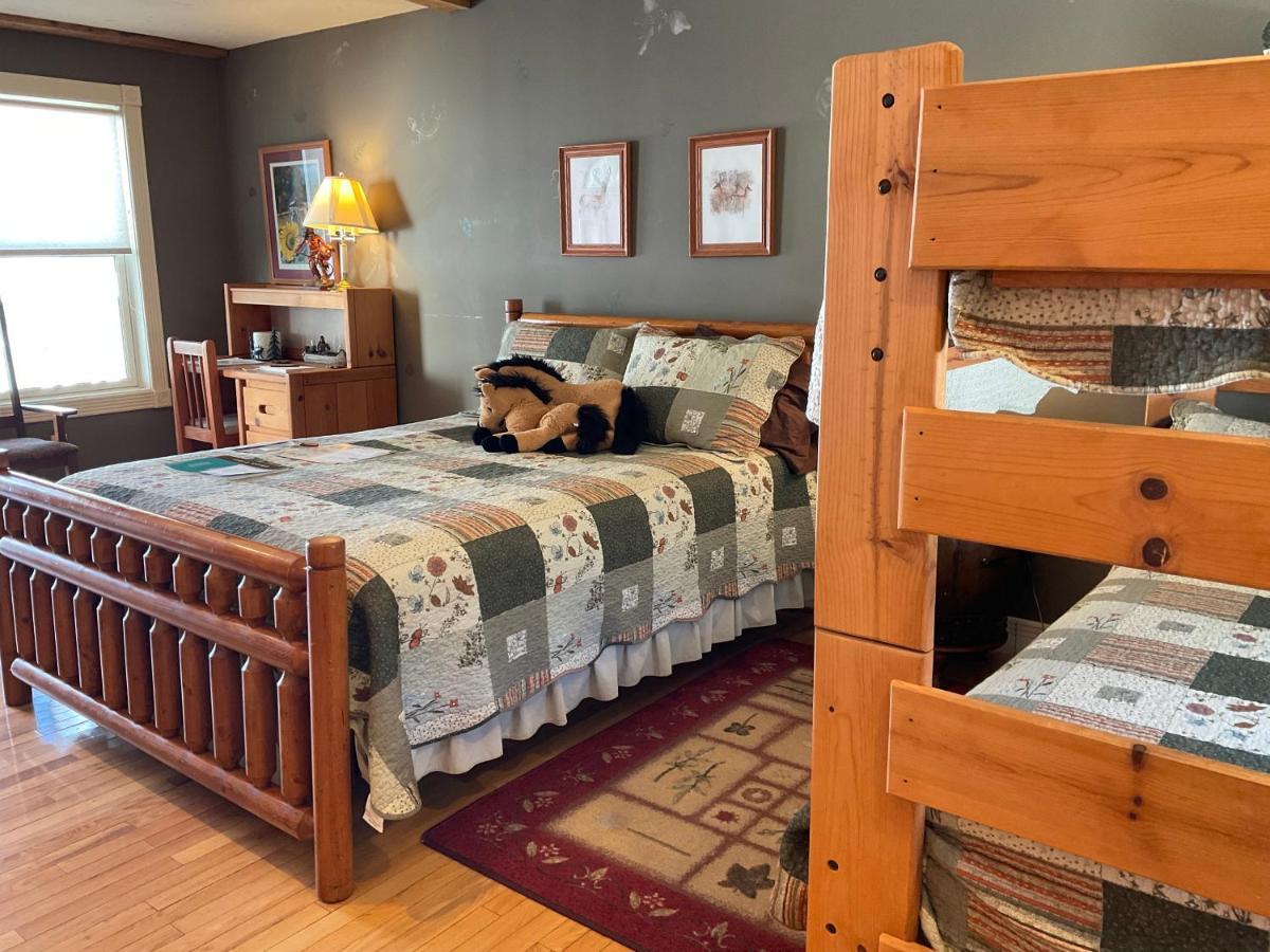 | Mountain Quest Inn