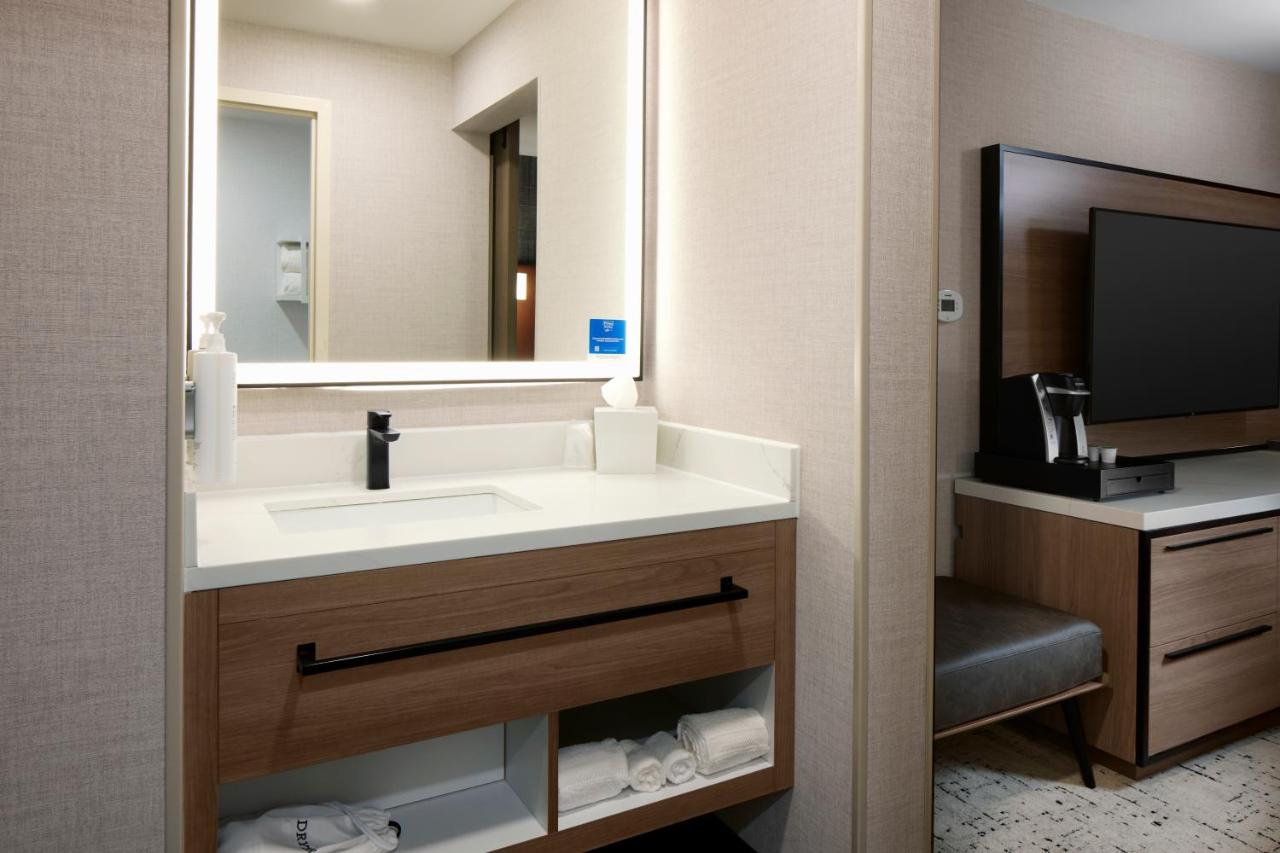 One-Bedroom King Suite at Hampton Inn Newark Airport