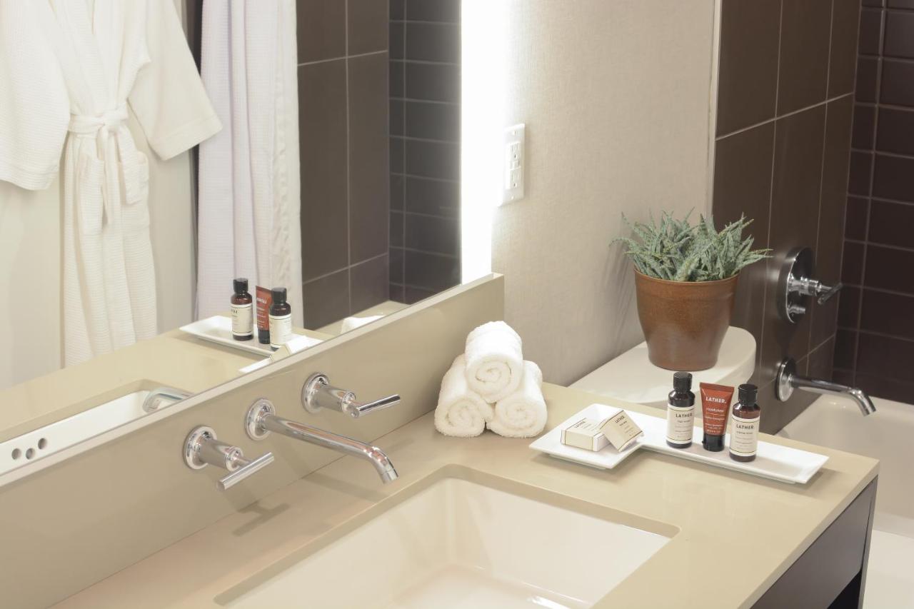 Deluxe King Room at Hotel Lucent