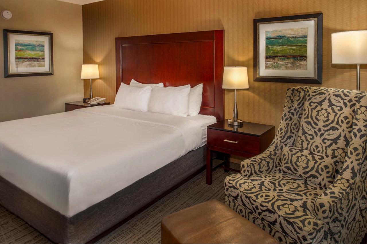 | Crowne Plaza Hotel St. Louis Airport, an IHG Hotel