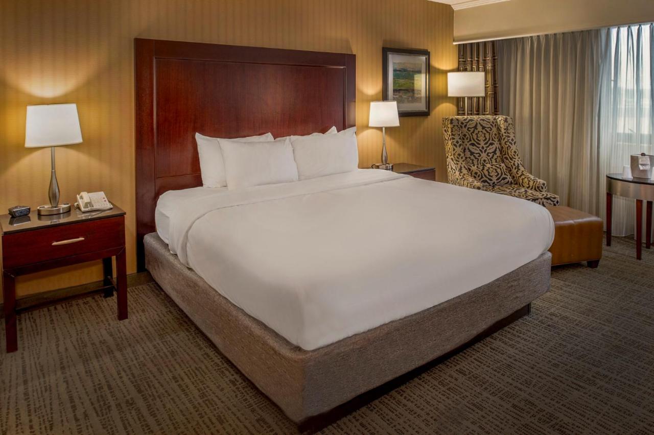 | Crowne Plaza Hotel St. Louis Airport, an IHG Hotel