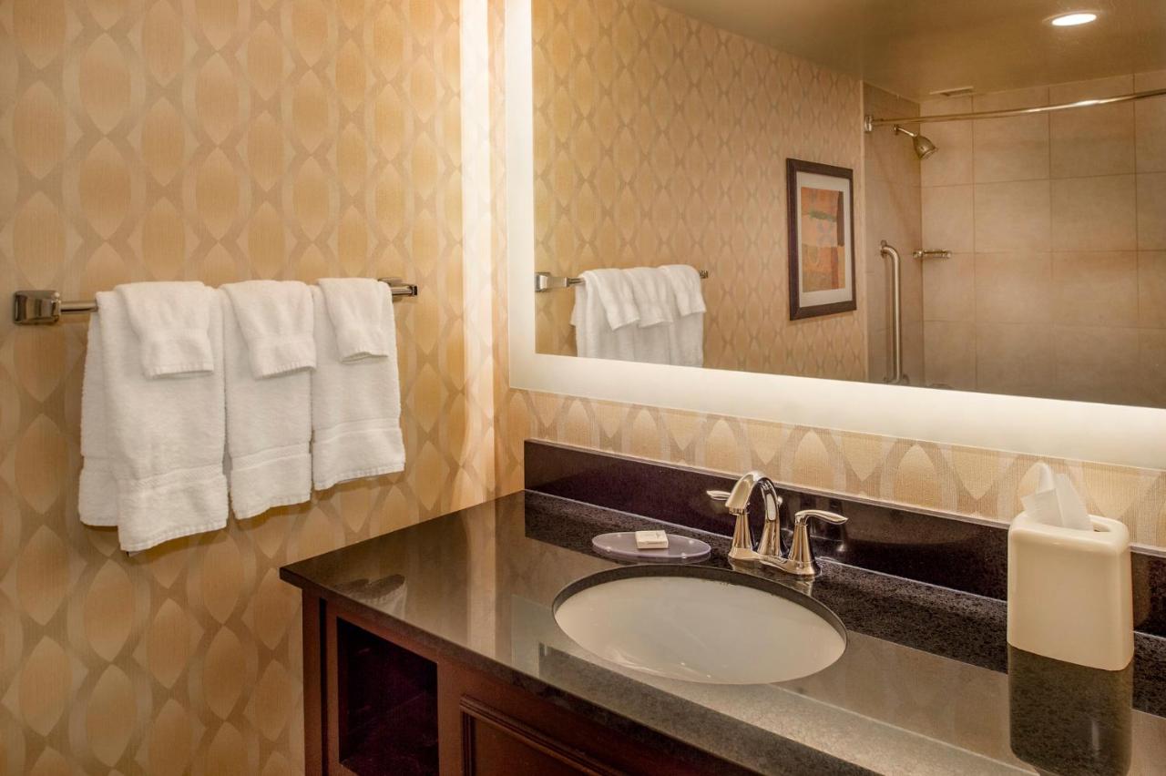 | Crowne Plaza Hotel St. Louis Airport, an IHG Hotel
