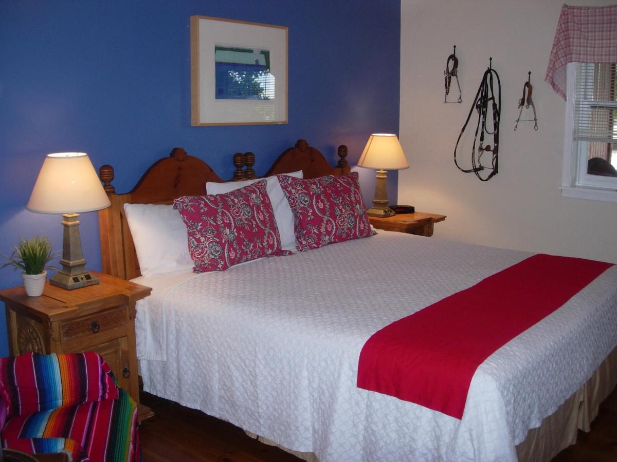| Amado Territory B&B