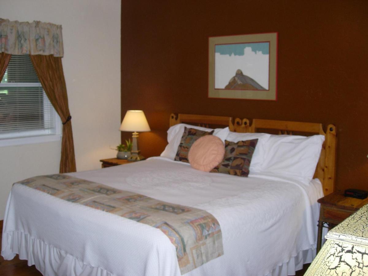 | Amado Territory B&B
