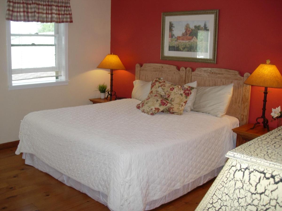 | Amado Territory B&B