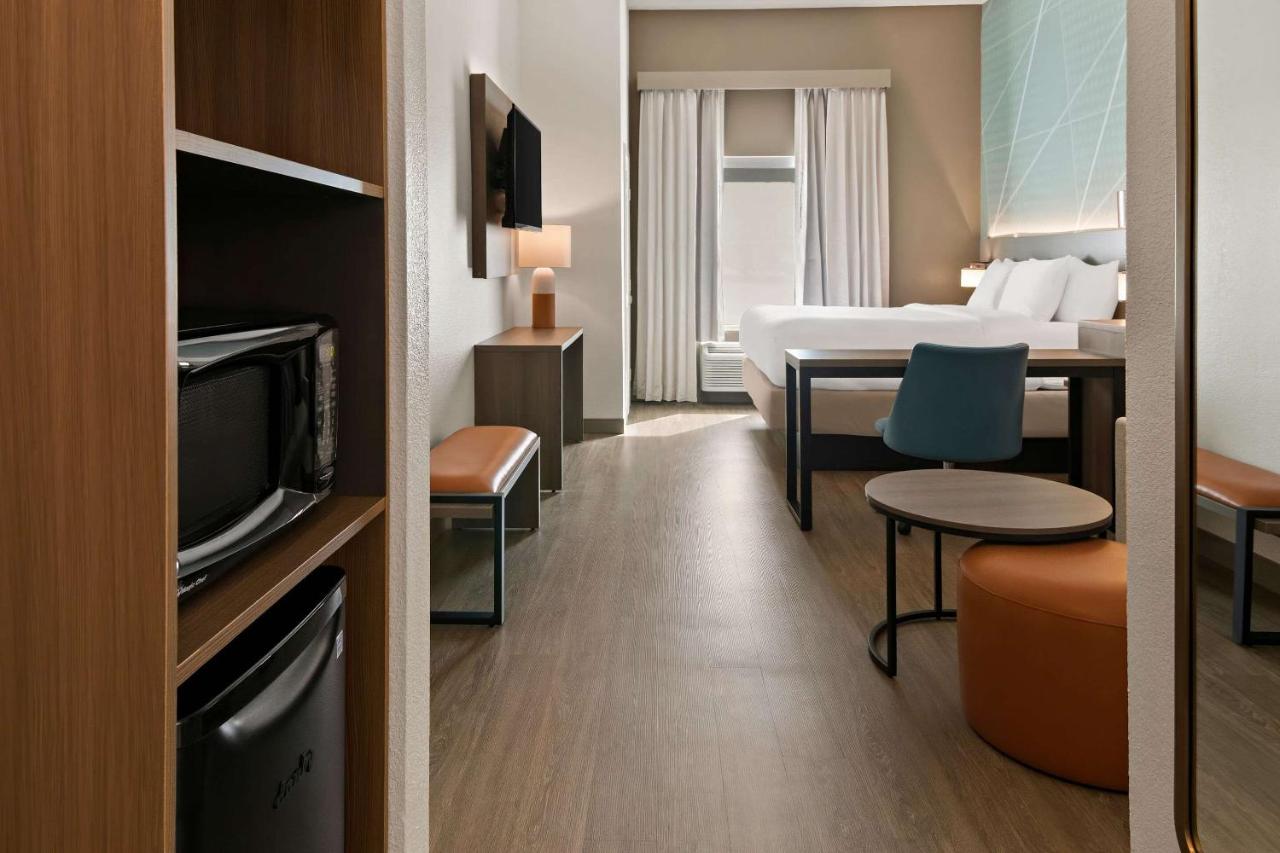 King Suite - Non-Smoking at Comfort Suites Granbury
