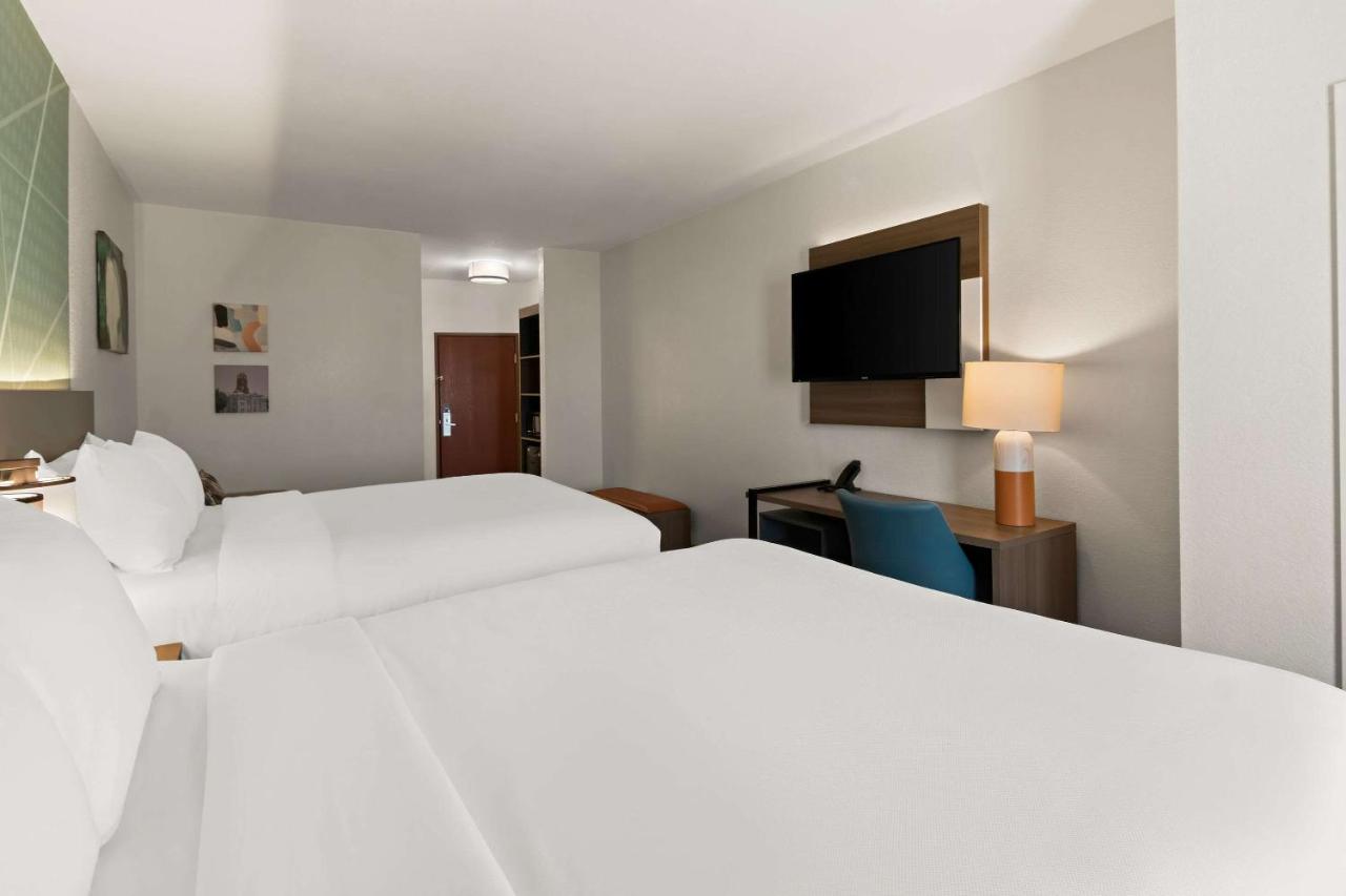 Queen Suite with Two Queen Beds and Roll-In Shower - Accessible/Non-Smoking at Comfort Suites Granbury