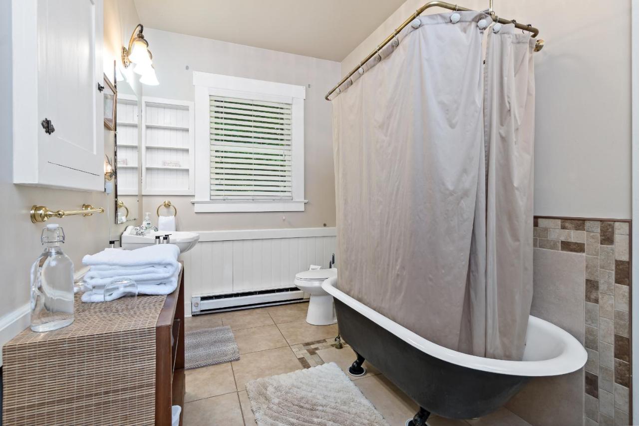  | Mountain Meadows Inn