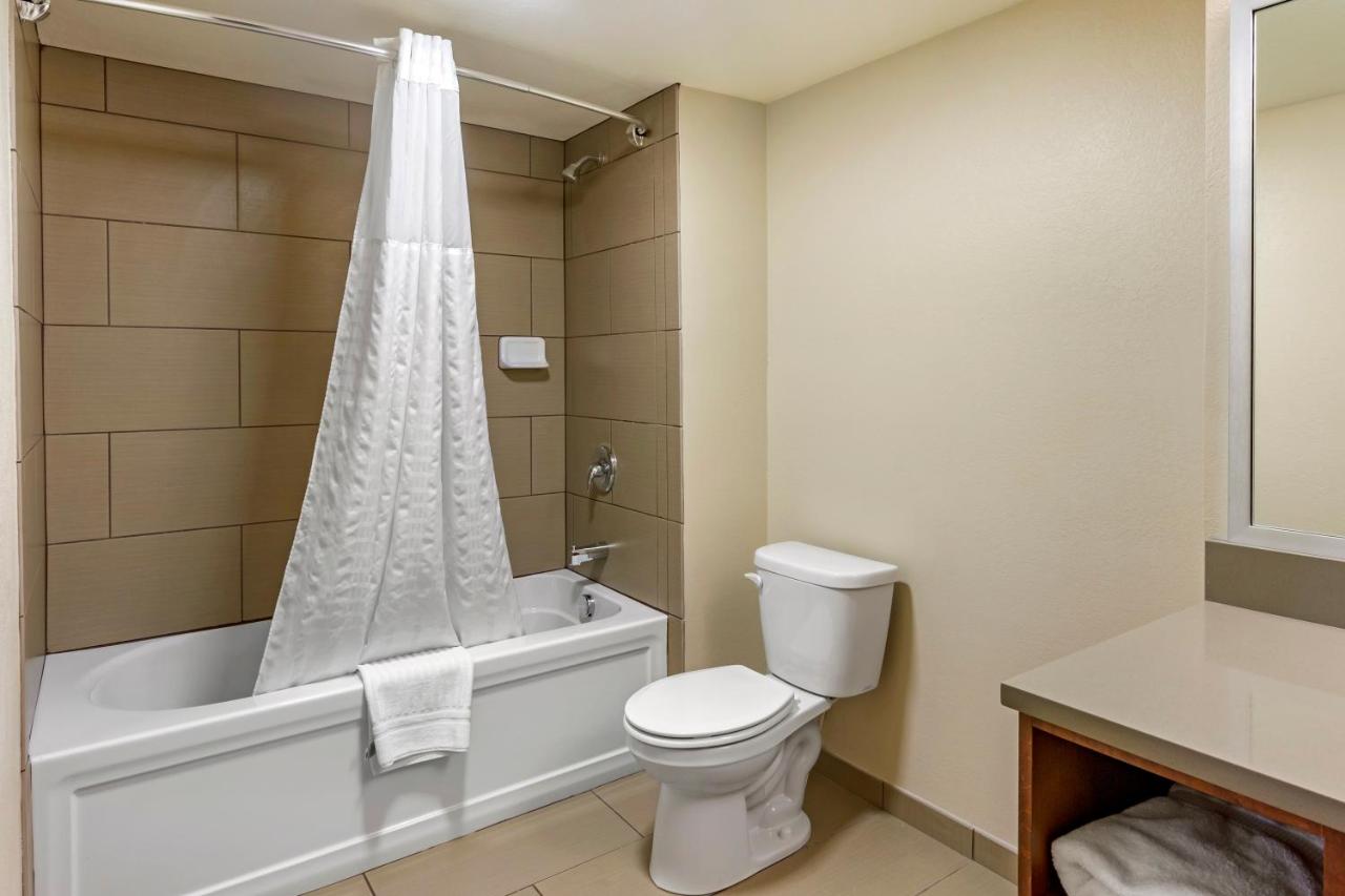 Queen Suite with Two Queen Beds and Sofa Bed - Non-Smoking at Comfort Inn Layton - Salt Lake City