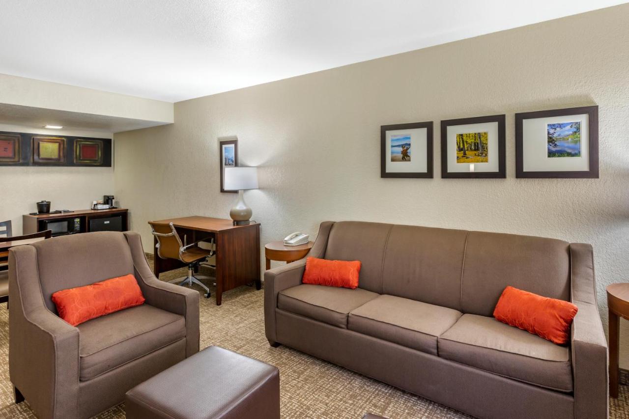 Queen Suite with Two Queen Beds and Sofa Bed - Non-Smoking at Comfort Inn Layton - Salt Lake City