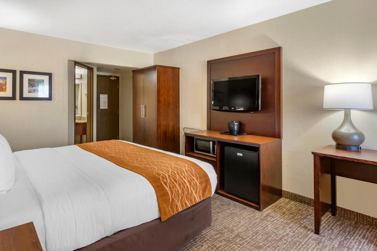 Standard King Room - Non-Smoking at Comfort Inn Layton - Salt Lake City