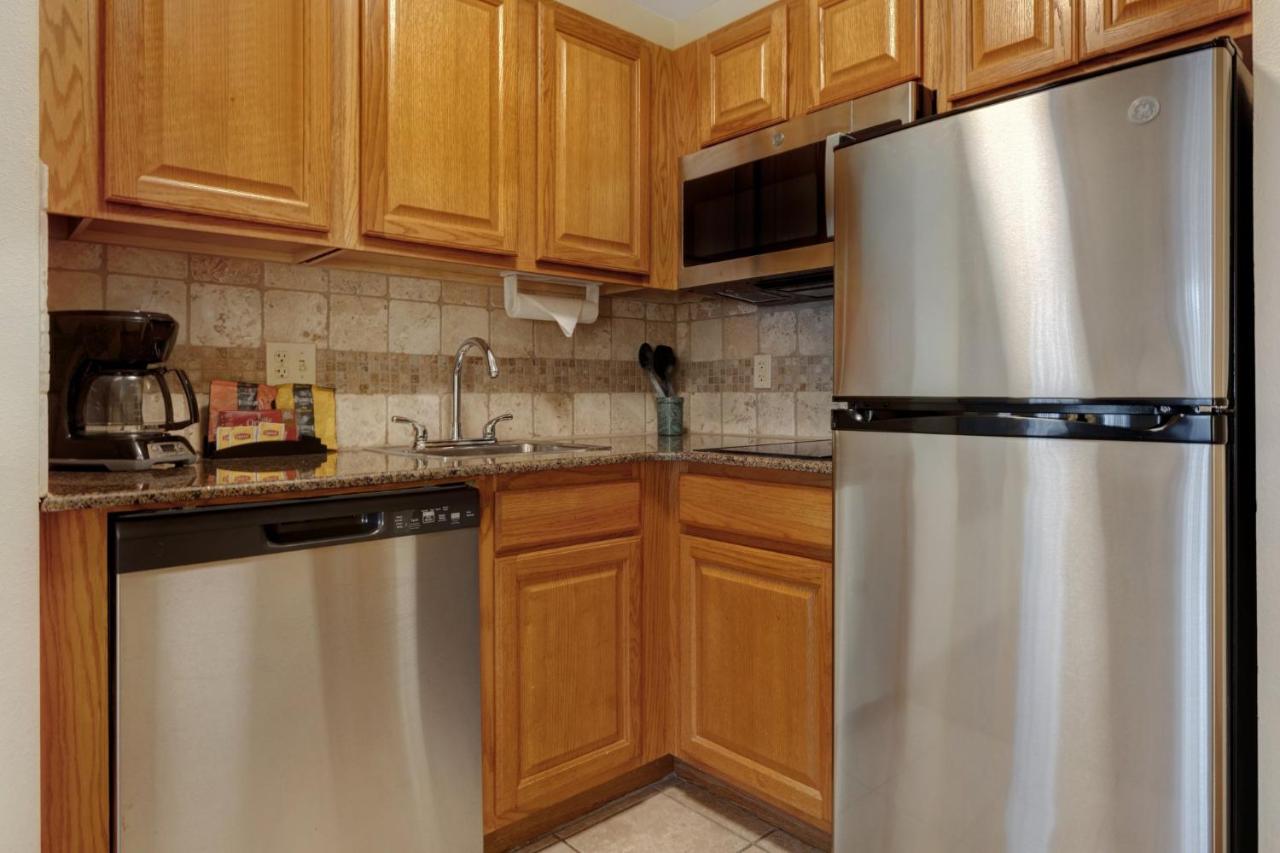 Queen Studio at Staybridge Suites Tallahassee by IHG
