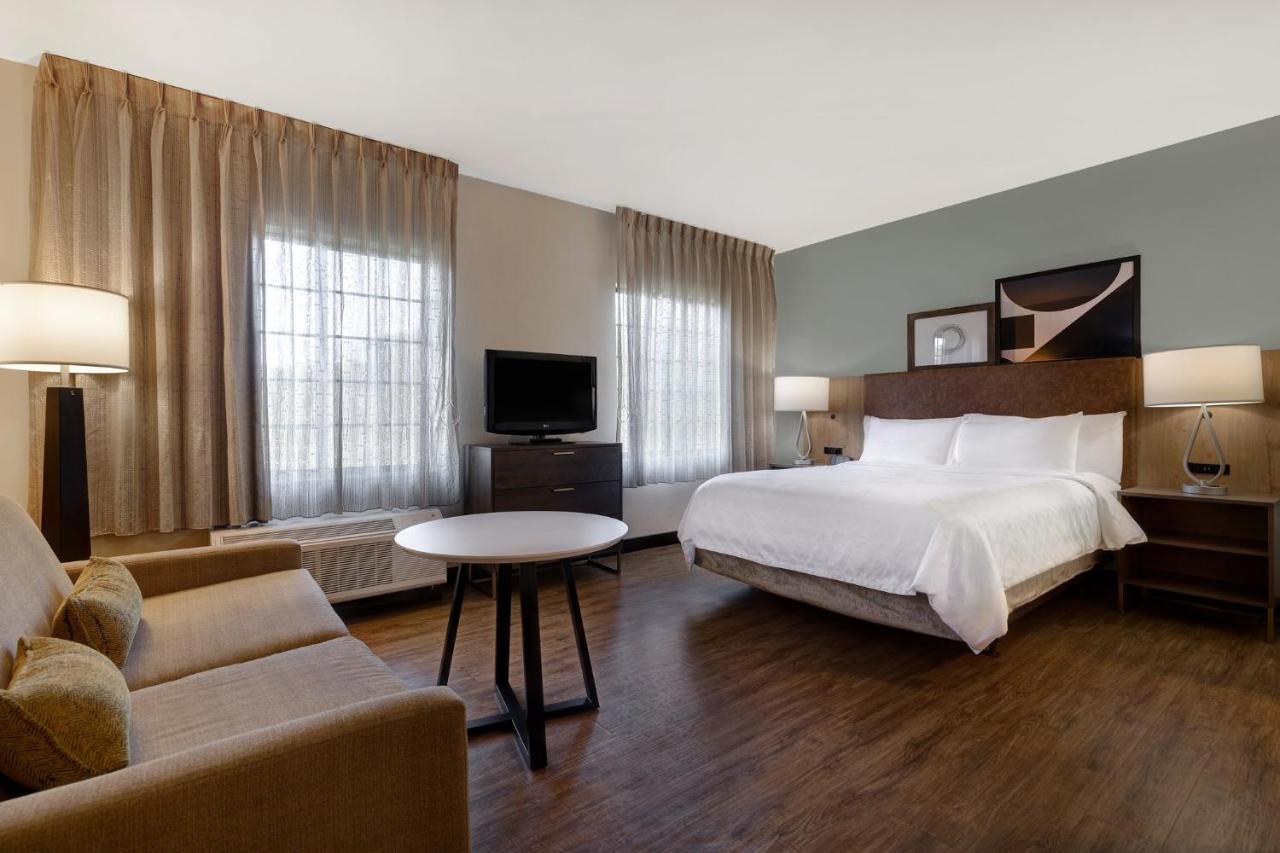 Queen Studio at Staybridge Suites Tallahassee by IHG