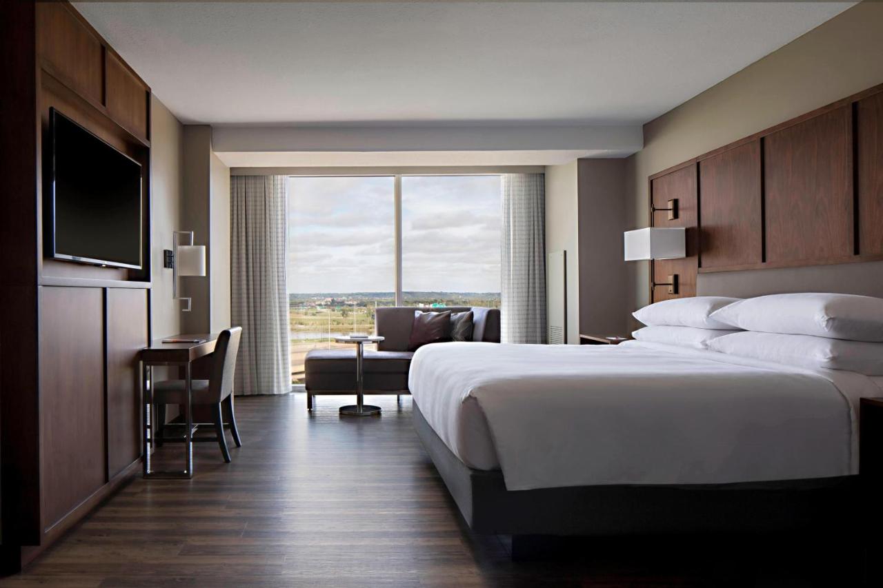 King Room with City View at Omaha Marriott Downtown at the Capitol District