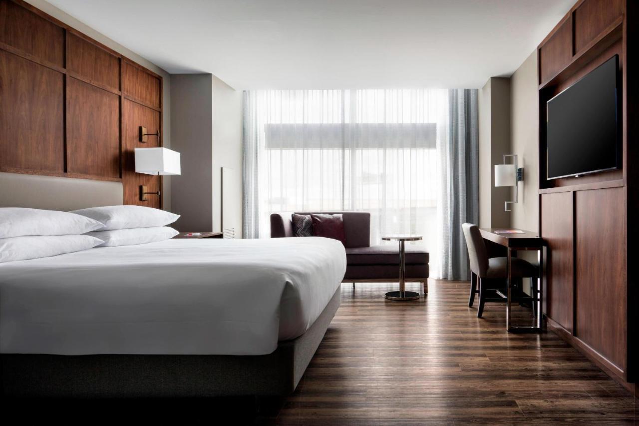 King Room at Omaha Marriott Downtown at the Capitol District