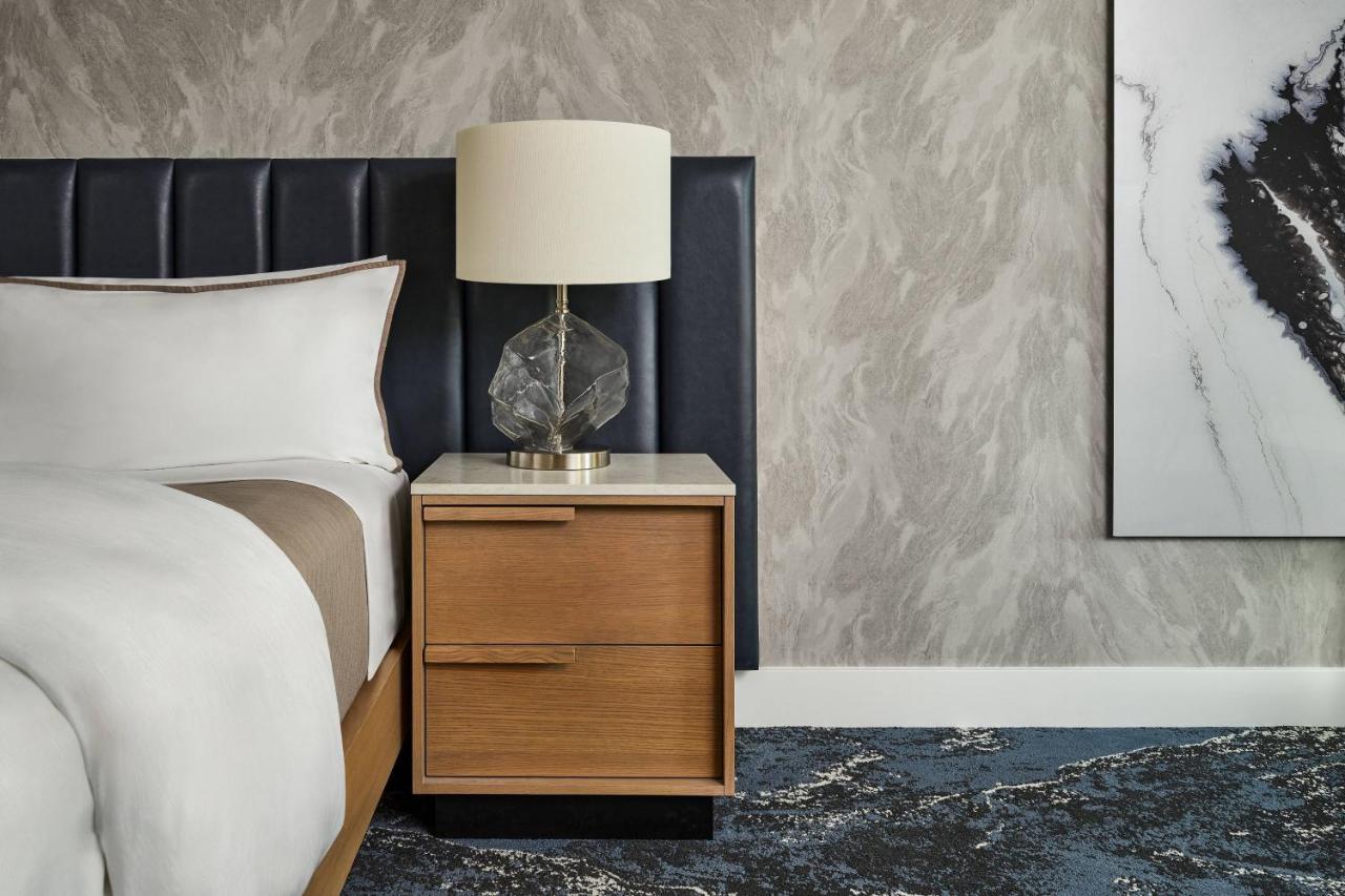| The Westin Bellevue