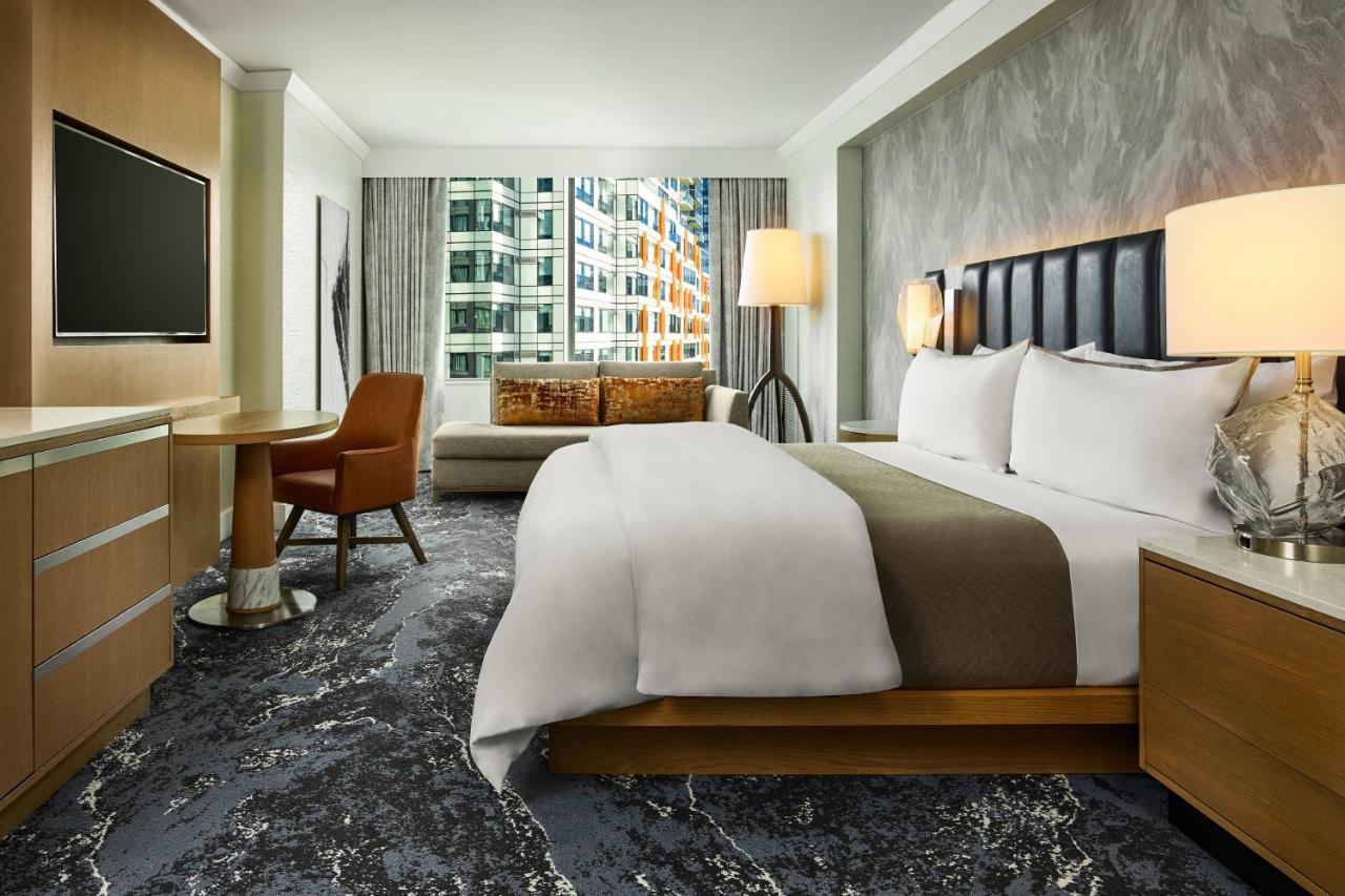 Deluxe, Guest room, 1 King at The Westin Bellevue