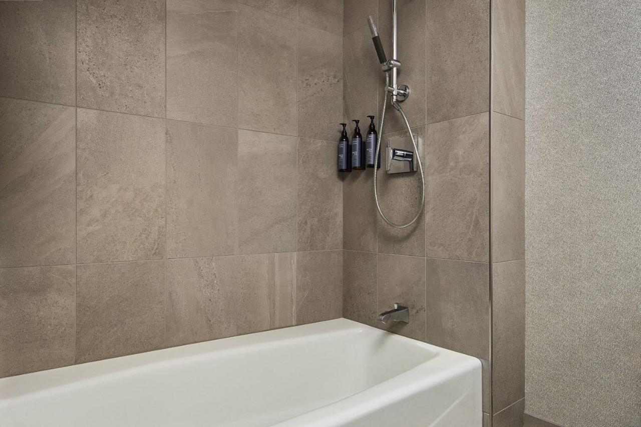 Deluxe, Larger Guest room, 2 Queen at The Westin Bellevue
